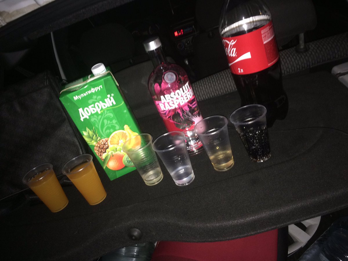 _Balah's tweet image. Ты не знаешь где я?я на самом дне притона)
#начало