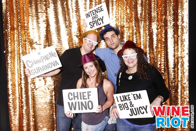 richiea83's tweet photo. Learning about wine at @WineRiot #WineRiot w/ @thetommyb #2 https://t.co/TXWwmoPbB5