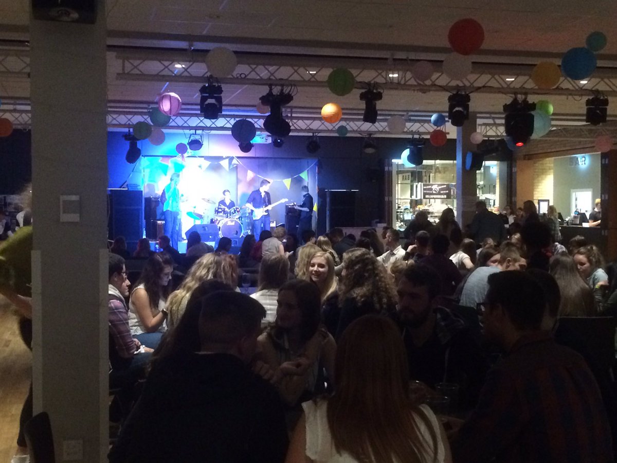 SB_Guild's tweet photo. Our first night is off to an amazing start! @UoNFreshers you can't beat a night on SB! #SBGuild #weloveyoufirstyears #SBFreshers https://t.co/F5krrK7htM