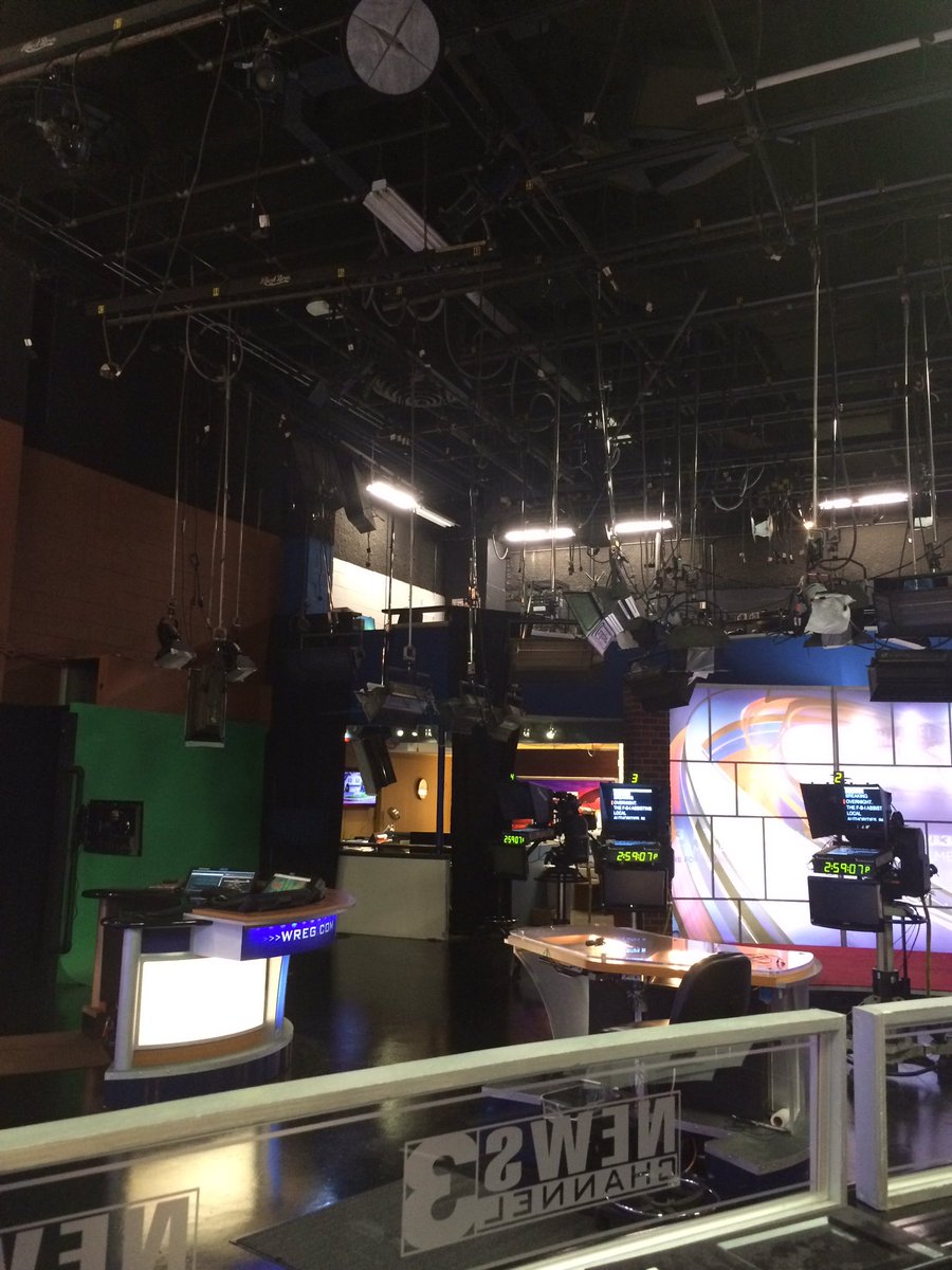 I can literally hear @MCeide_WREG3 screaming about this @Vol_Football and @GatorsFB game from the sports den! Lol