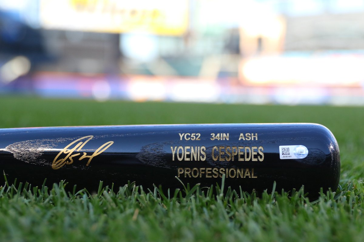 Mets's tweet image. RT to enter to win this @ynscspds signed bat! #Mets #THXMetsFan #LGM #FanAppreciationWeekend 🔥🔥🔥