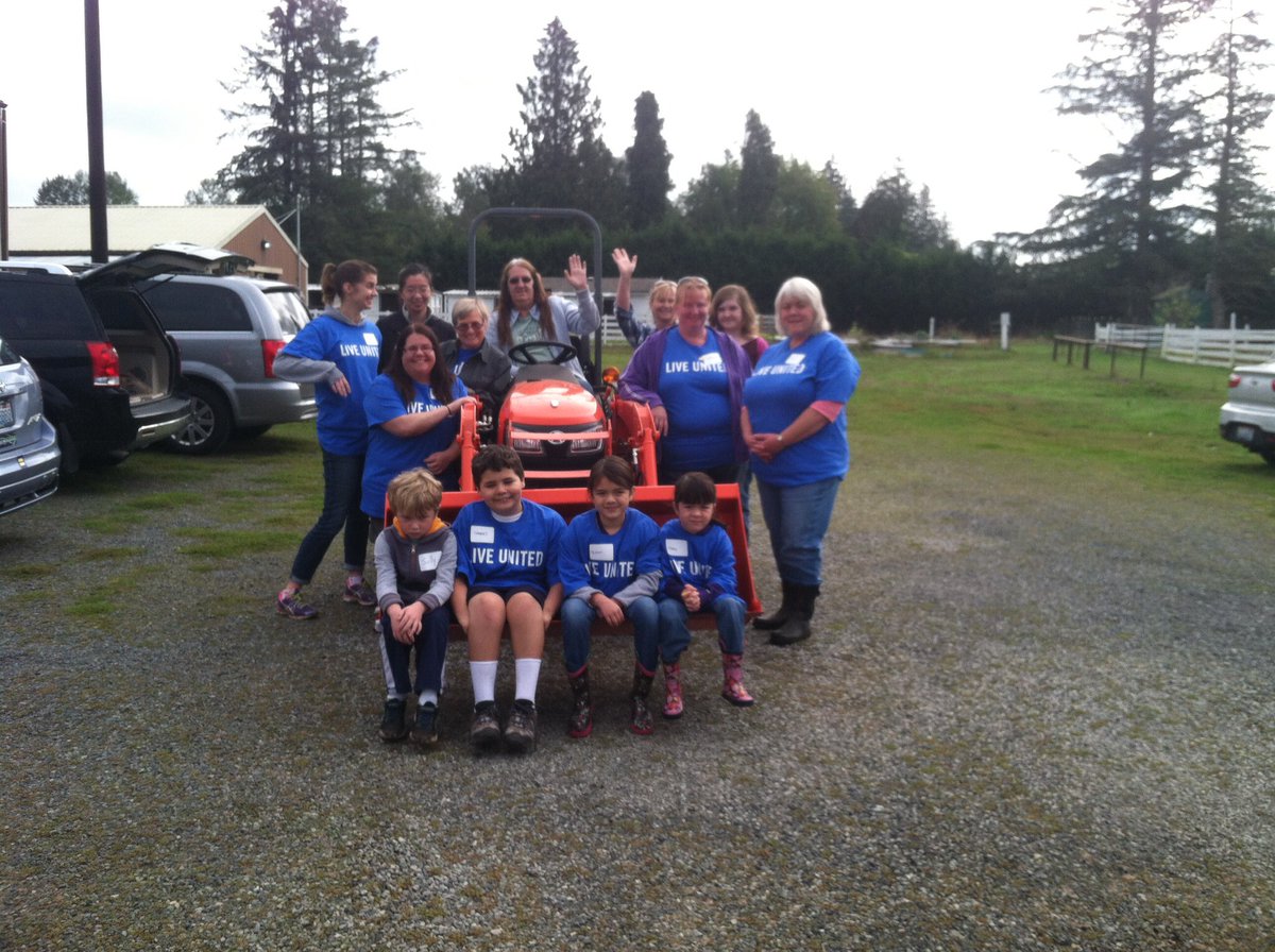 unitedwaysnoco's tweet photo. @SnoPUD is lending a helping hand to All Breed Equine Rez Q on this beautiful Saturday! #uwscDoC https://t.co/cMHwygaBIc