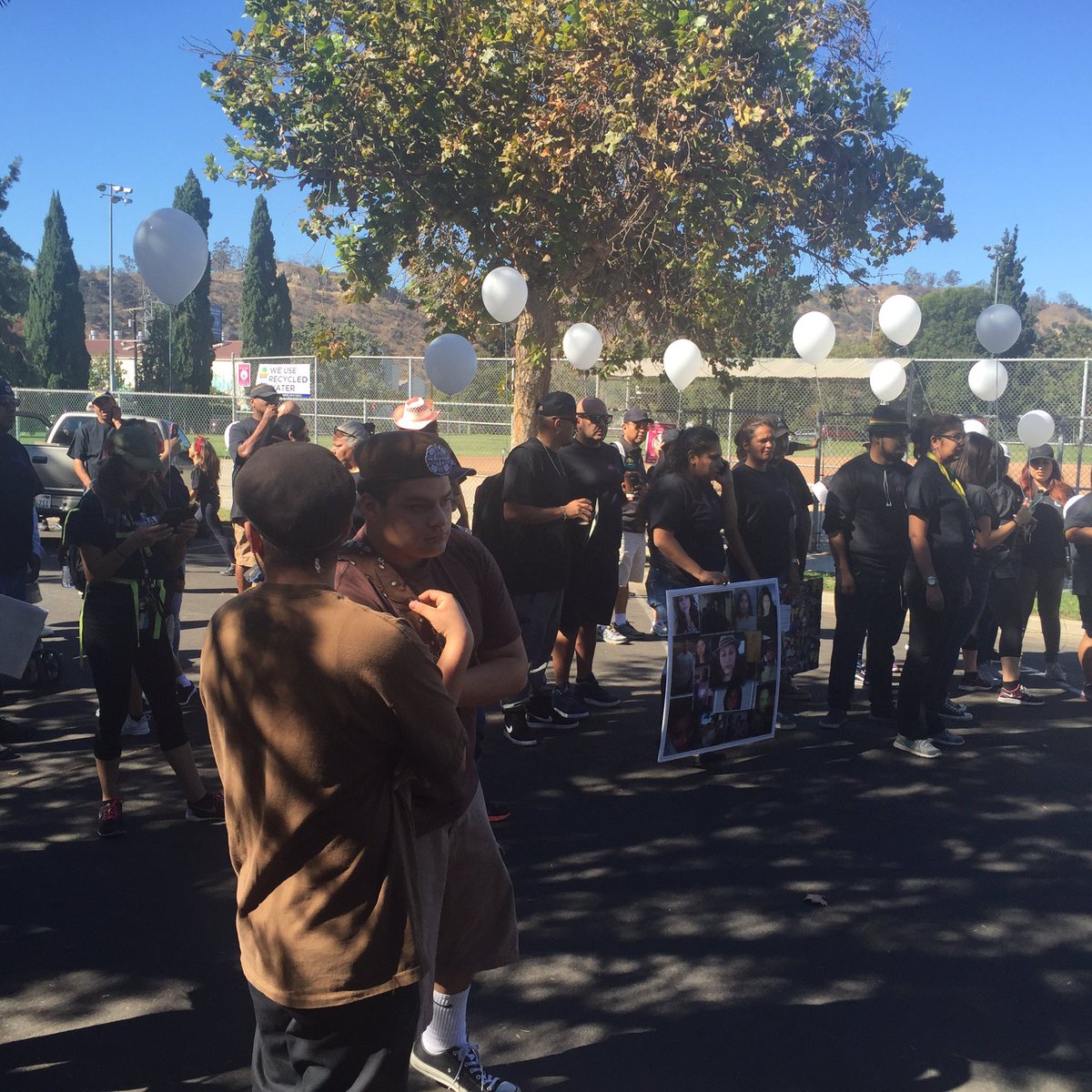 JoseA_Rodriguez's tweet photo. Peace March from Cypress Park to Glassell Park w/100+ people. Together we can do better! https://t.co/bg0syHzwIB