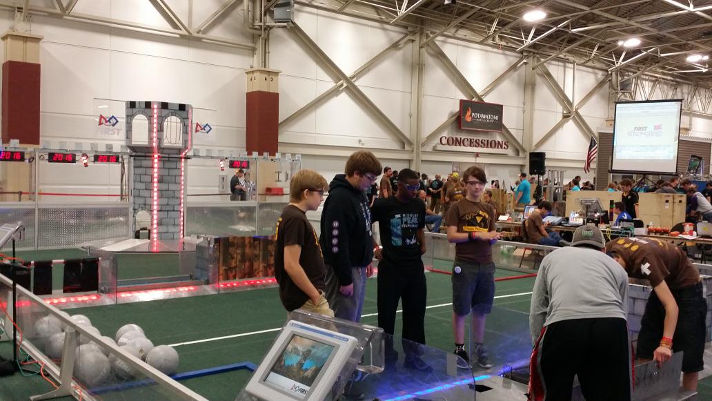 Thanks <a href="/frc1675/">Team 1675</a> for hosting a great Robofest at Makerfaire Milwaukee 2016 ! #FIRSTweets #omgrobots <a href="/WisconsinFRC/">Wisconsin FRC</a>