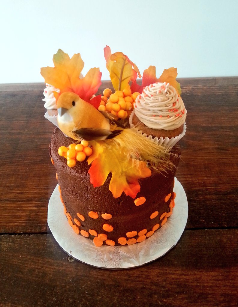 EdibleOptions's tweet photo. We Love All These #HappyBirthday Celebrations! #GlutenFree #Vegan #WickedLittleCake All Done Up For #Fall! #FallLeaves, #Orange #Chocolate! https://t.co/E3BZc42xzD