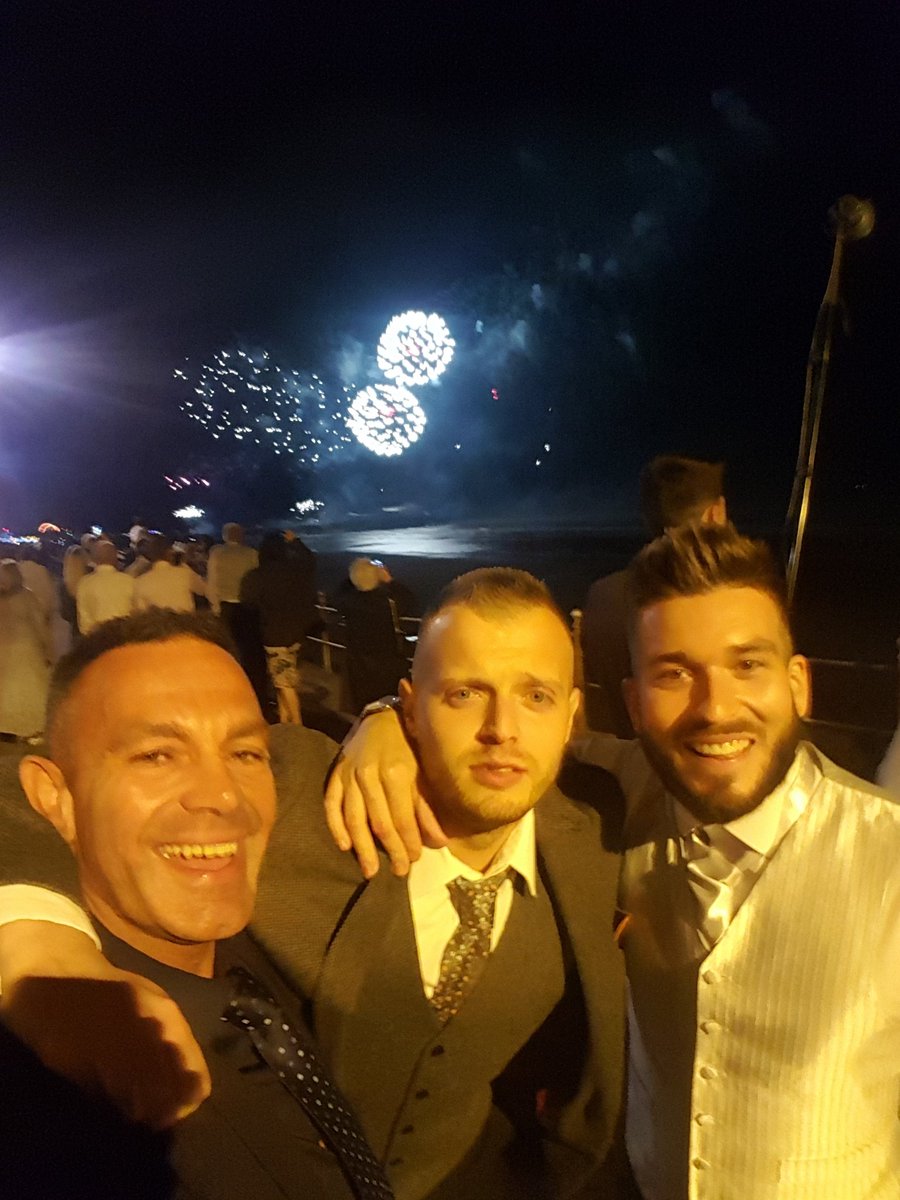 gws73's tweet image. Quick wedding selfie #Blackpool #Fireworks