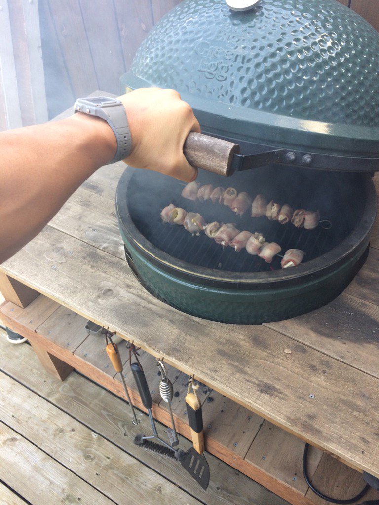 CamLaw10's tweet photo. This how I roll! #doverollups. Thanks to our latest episode with @DFWOutdoorsman #GameDayEats @BigGreenEgg https://t.co/pkwHr7kSnL
