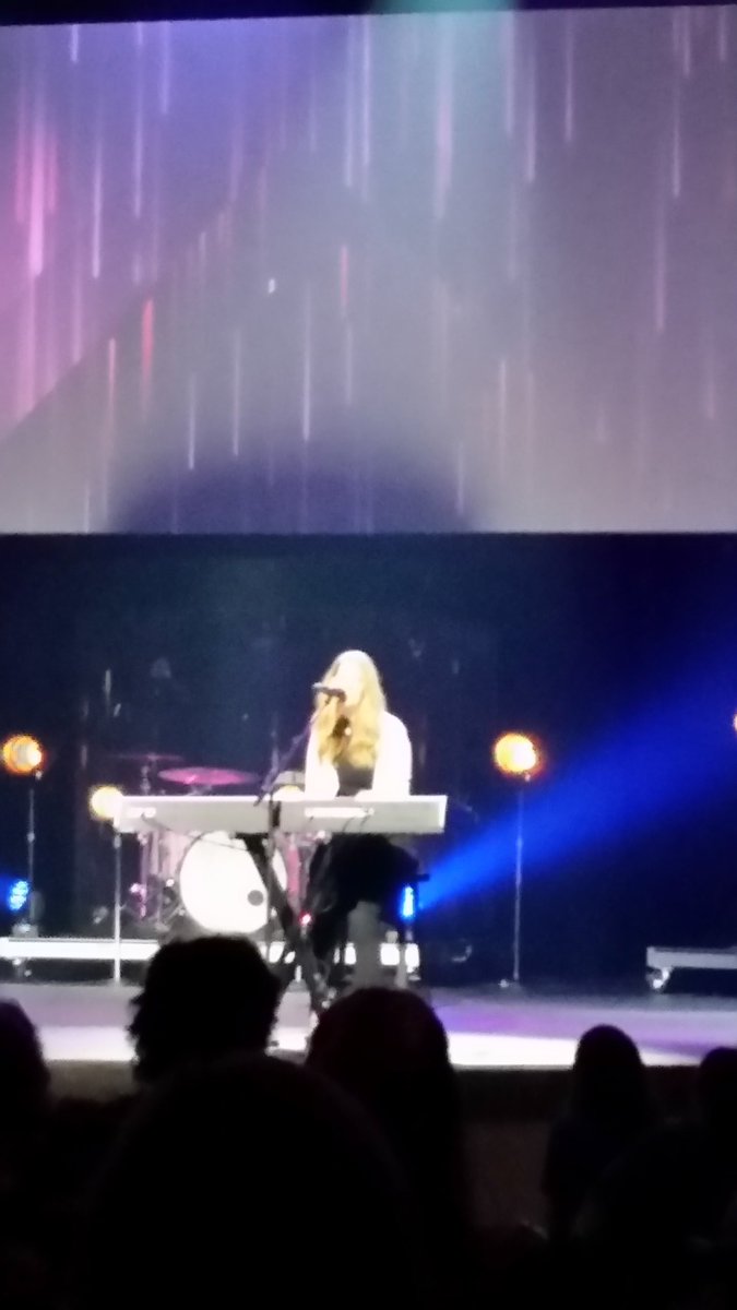 UrbanMama1313's tweet photo. @jaimejamgochian it was great to meet you today! You have a beautiful voice. #daybreakwc #womensconference https://t.co/kfhY57C9Cm