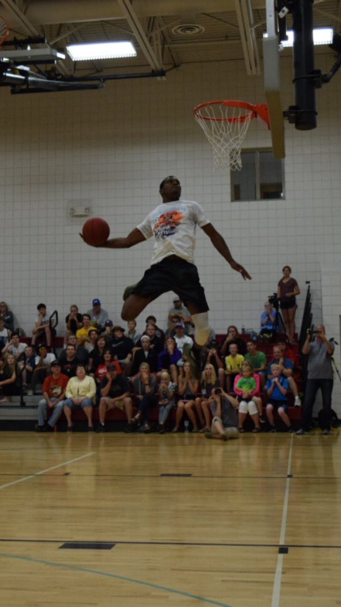 NickleDickleBB's tweet photo. @AaronAtrainGill (HSRA/@grassrootshoops ) is the 2016 Nickle Dickle Slam Dunk Champion! And a heavy favorite for 2017! Congrats and thanks! https://t.co/VBuWJDlbdM