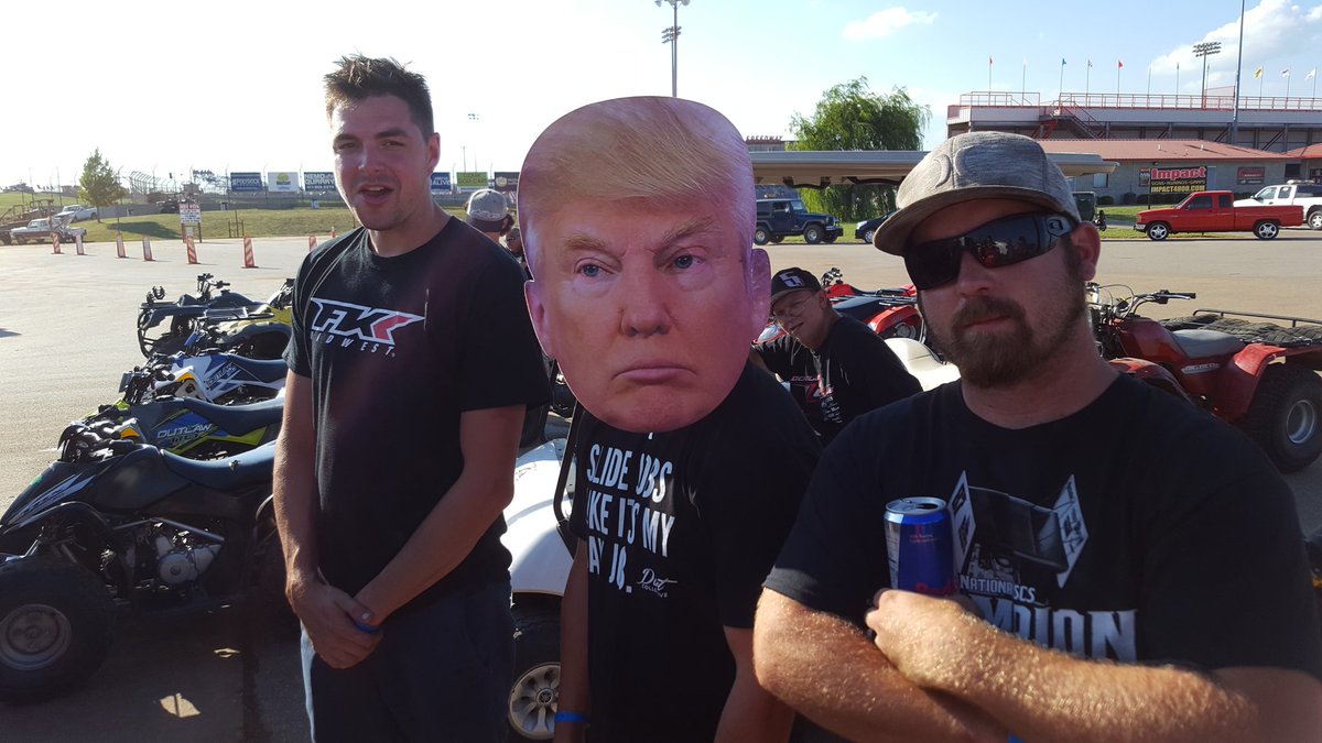 bryanhulbert's tweet photo. Racers having fun at @lucasspeedway @realDonaldTrump #MakeAmericaRaceAgain https://t.co/6hWtok2MrR