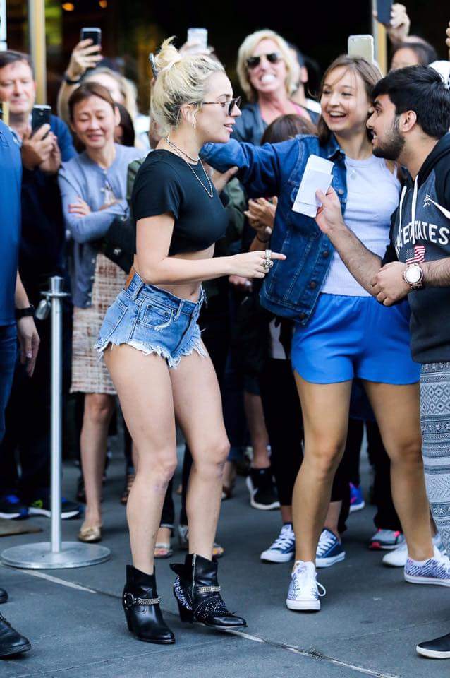 artpopbrasil's tweet photo. Gaga hoje em Nova York https://t.co/blEnIBLCF2