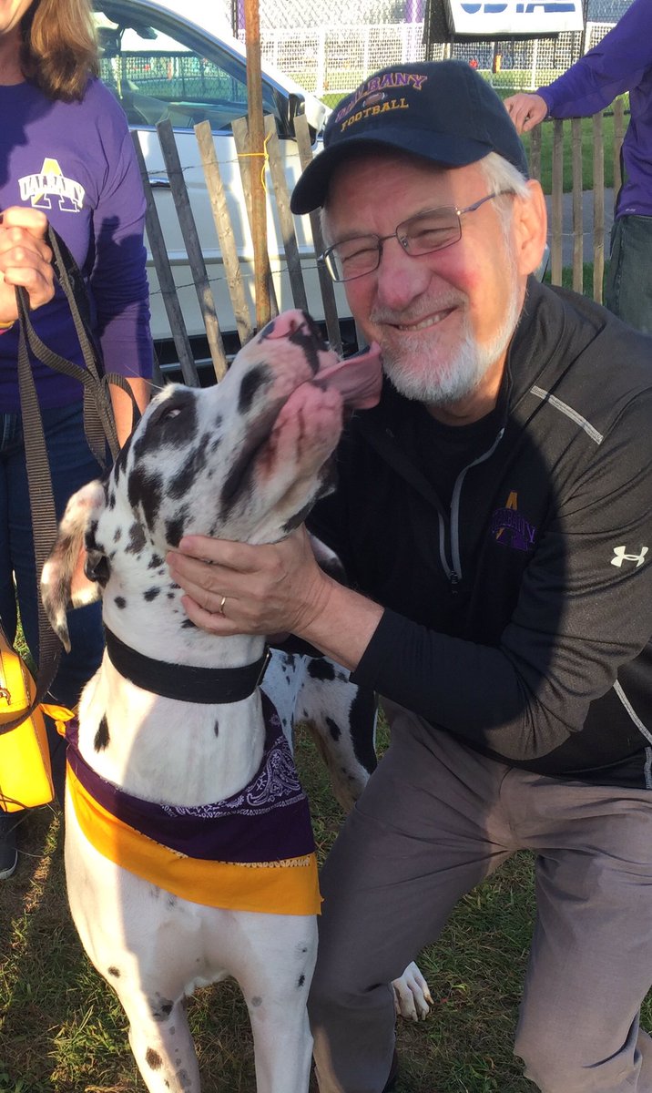 JamesRStellar's tweet photo. Talk about a pre-game. #UAlbany https://t.co/3ol42sWmeO