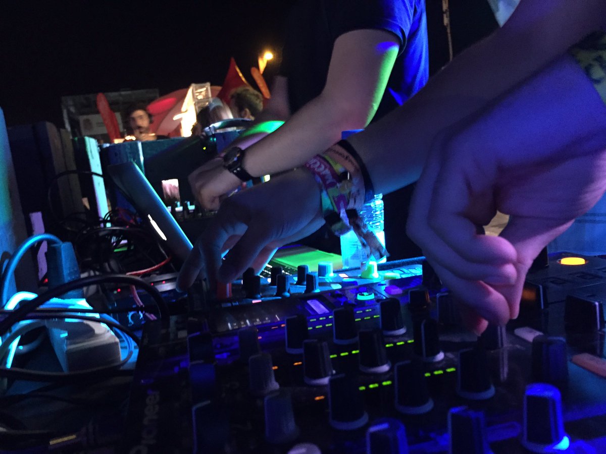 DaveKeller94's tweet photo. Muchas gracias @GranadaSound muchas gracias @InsideShops #GranadaSoundFest #insidegranada #DaveKeller #TECHNO #InsideMusic #SilentDisco https://t.co/jHjqKViPE5