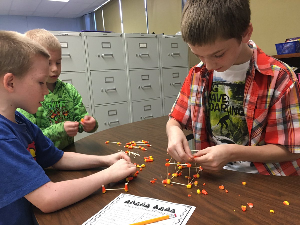 MandyLuce1's tweet photo. Mrs Luce's &amp; Mrs Rowe's students working together on the Candy Corn STEM challenge. @13easd @MissRowe2 https://t.co/dpxLe38Pdx