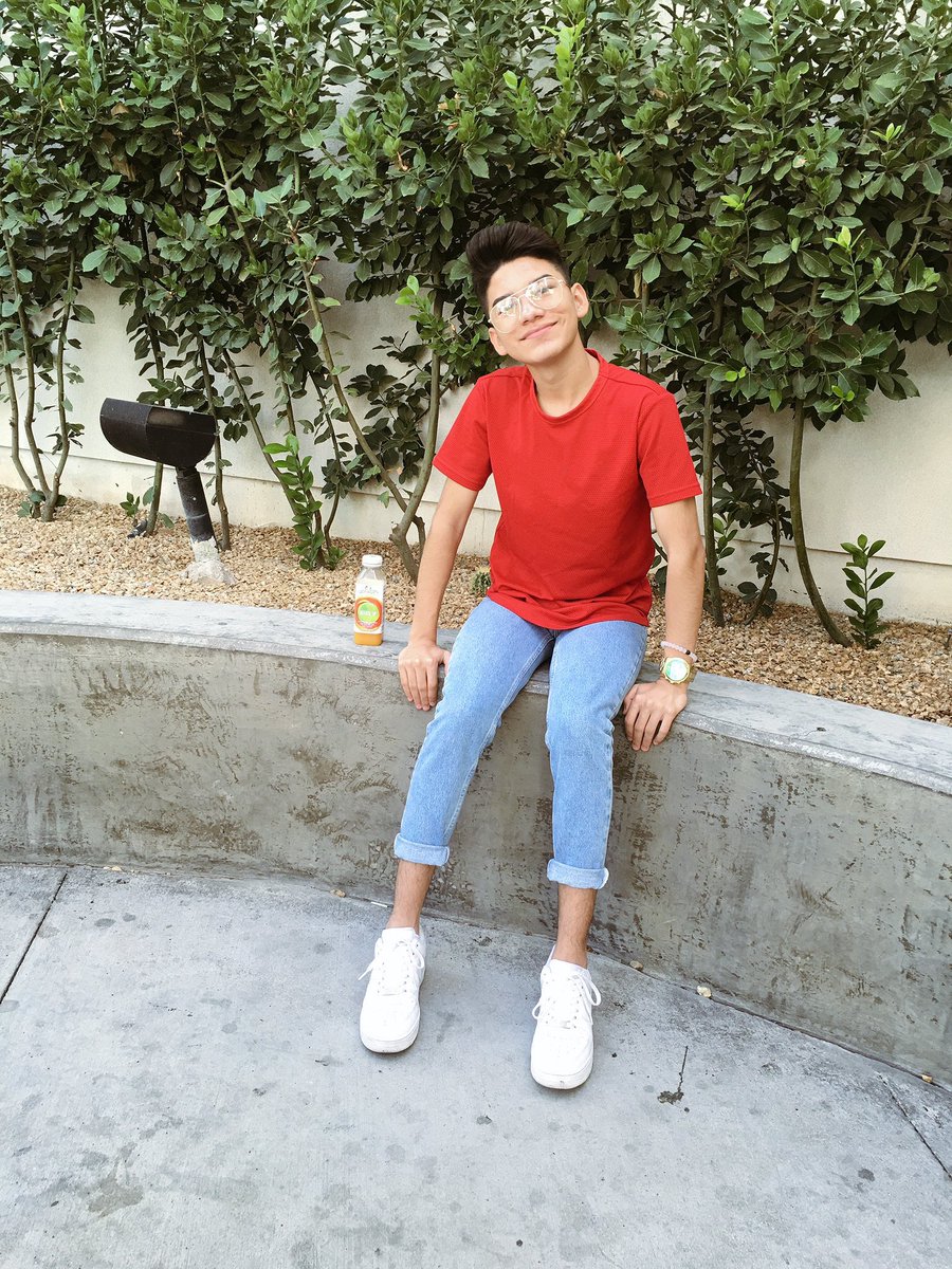 YounowDad's tweet photo. Kevin Bojorquez (@KevinBojorquezz)
- PHAT ASS king
- Harry PHOEter
- Musical.ly king
- Has to many daddys we all lost count already
- dad. https://t.co/S6JheqyNMF