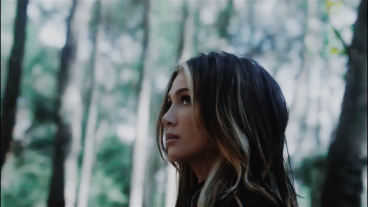 natalayx's tweet photo. If you haven't seen @DeltaGoodrem's new video for The River you're depriving yourself of pure art. https://t.co/nvfQmyecu4 https://t.co/QPcY6a1Wfv