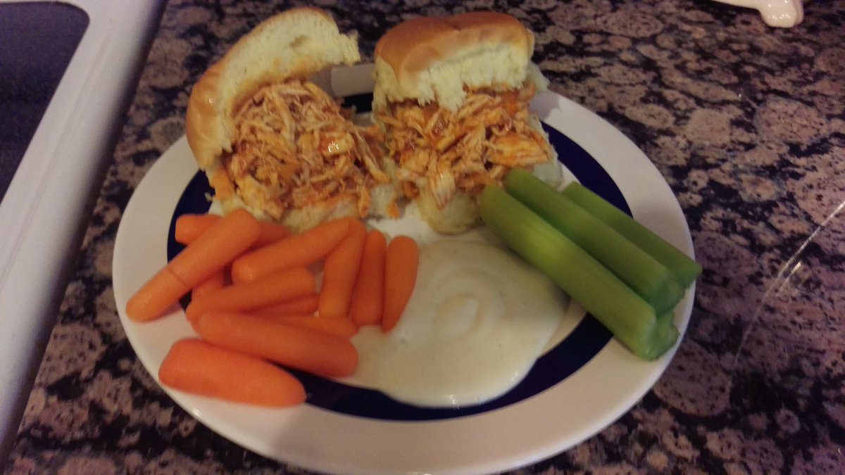 lachola666's tweet photo. Todays #supermenu buffalo chicken sliders. https://t.co/CEBfXD4jUh