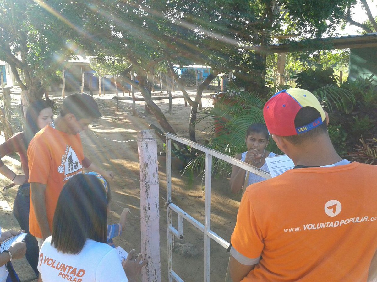 VP_Infante's tweet photo. #24Sep #CasaXCasa en el sector Corozal conversando sobre la importancia de la participación de TODOS para lograr el #Revocatorio2016 https://t.co/pbbYJYBEfO
