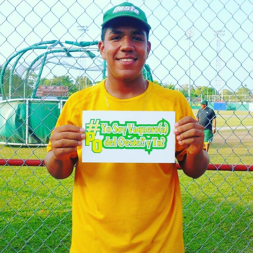 VaquerosPO's tweet photo. Ex pelotero de Oeste Orlando Gomez necesita Sangre O+esta recluido en el SantoTomas luchando por su vida luego del accidente en la Autopista https://t.co/6yamx8bpe9