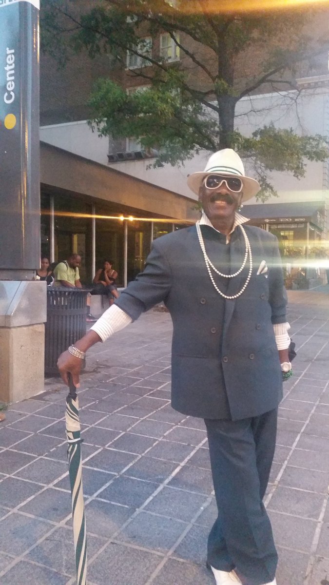 JaclynFOX5Vegas's tweet photo. Now THIS man has some serious swagger!!! Matching green and white, head to toe. Name is King Diamond. #seeninAtl #atlfashion @fox5atlanta https://t.co/W9jfnWtt81