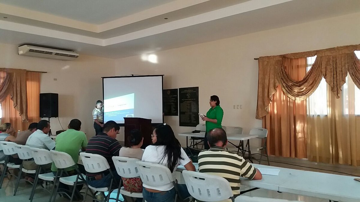 PrevisionCAH's tweet photo. Socialización de Seguro Medico y Vida Colectivo en La Ceiba

#UnNuevoRostro #PrevisionPorTi https://t.co/KOJbnqzEjZ