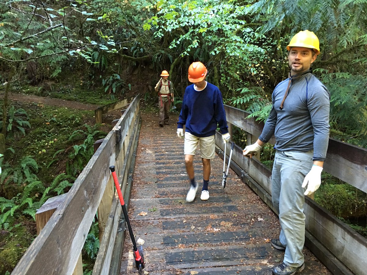 Trail work on the North Umpqua Trail for NPLD