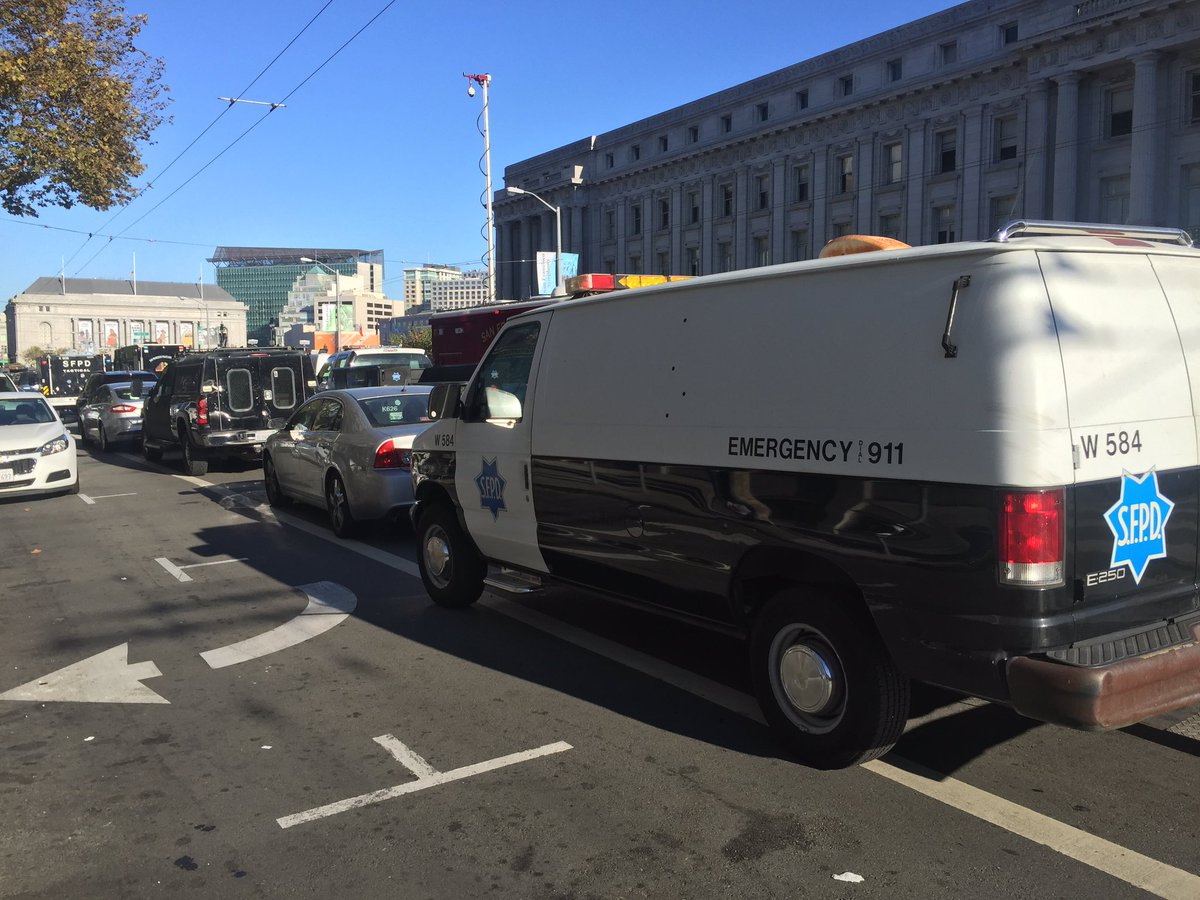 Standoff with possibly armed man at Civic Center Plaza now in 6th hour. Update at 6 @KTVU