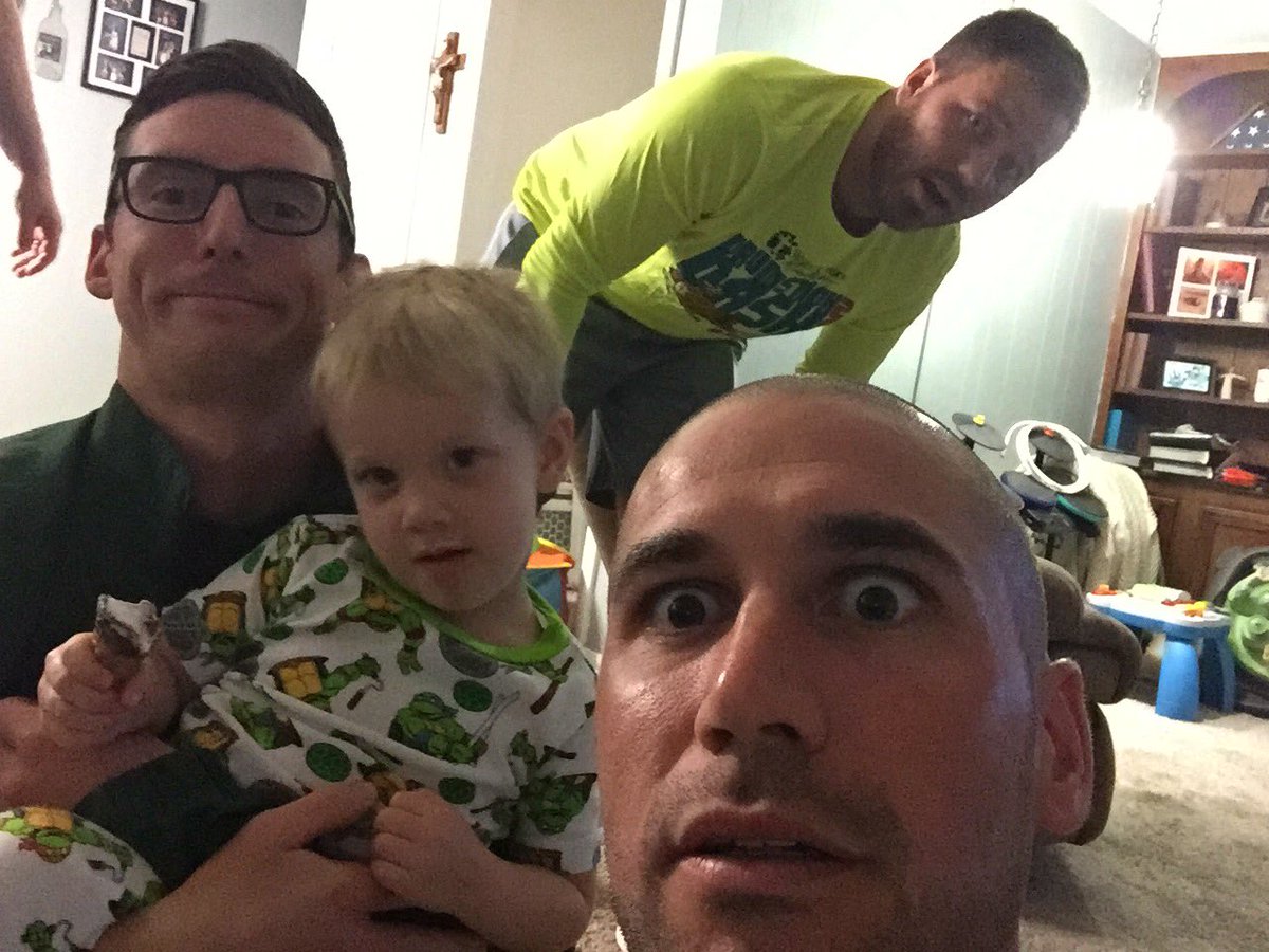 KeenanPlew's tweet image. Hitting up the village tonight at BSU! Taking Caleb to pick up chicks! #NiceBoiz @78Amz @ultimate_future