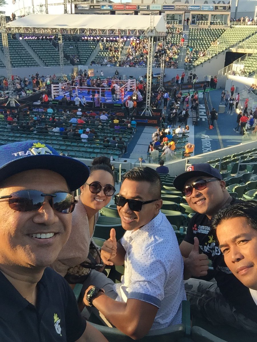 TheRealMGesta's tweet photo. With my team supporting all the Filipino fighters at #PinoyPride38 #AlaBoxing #Boxing #FilipinoBoxing #MercitoGesta https://t.co/JWvzwQtSjX