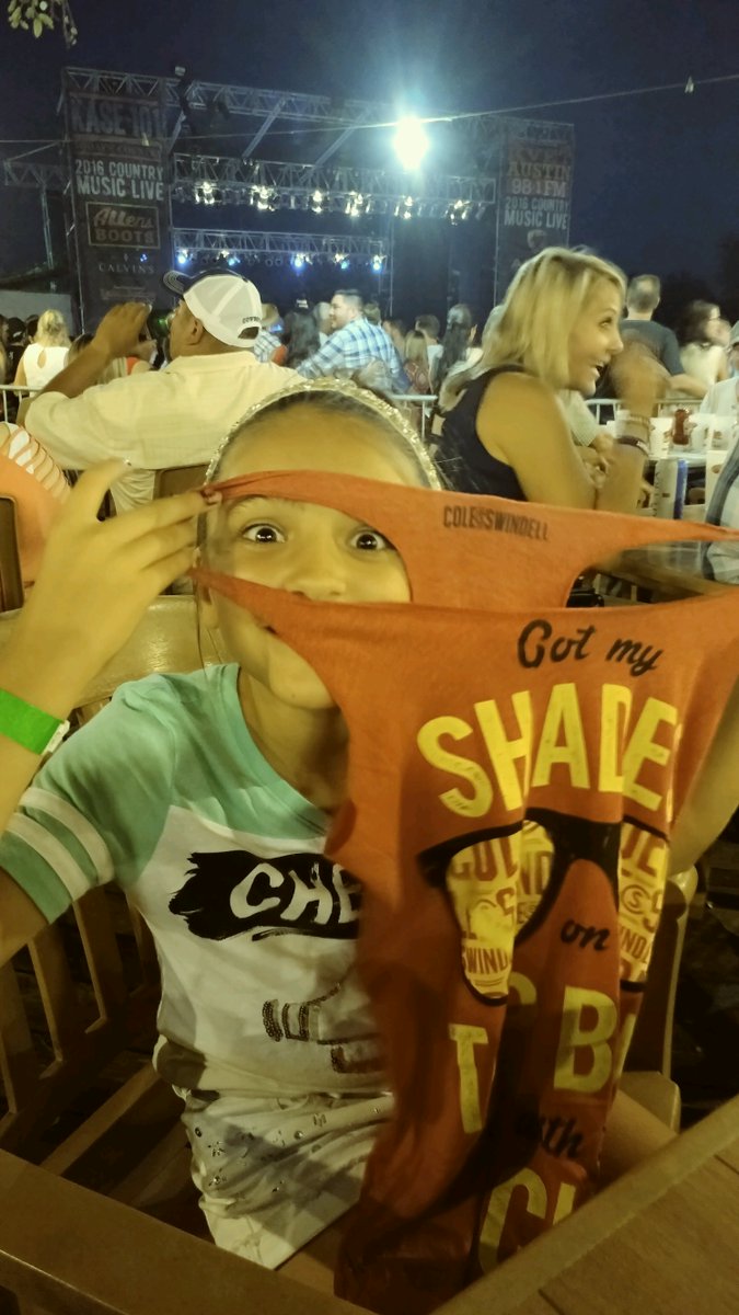 lsaustin1's tweet photo. Its been a while. 4 Skyler. #nuttybrown #Coleswindell (at @NuttyBrownCafe for Cole Swindell) https://t.co/yDxRFekxch https://t.co/cReIjIrSu3