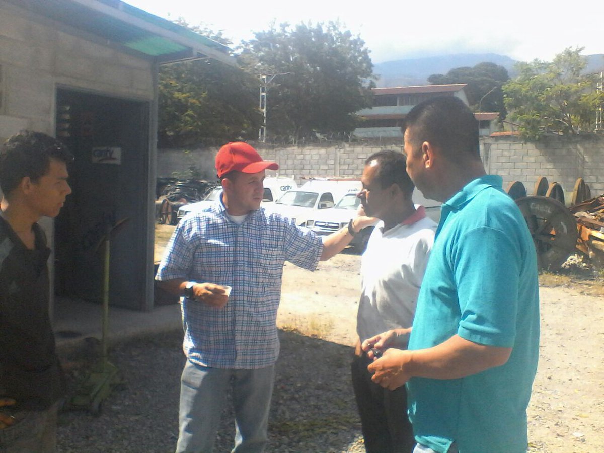 YorOficial's tweet photo. #ApoyoALandyRodriguez porq hace d la #GGSL una gerencia digna en la verdadera #CantvSocialista .@LandyRodriguez .@dcabellor .@NicolasMaduro https://t.co/SKzJE9ZV81