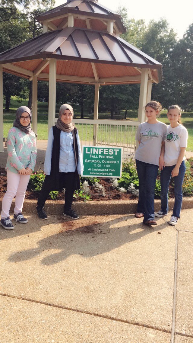 tasomyouthclub's tweet photo. TASOM Youth Club was at Lindenwood park cleaning for #Linfest https://t.co/kxUh1Pg0F7