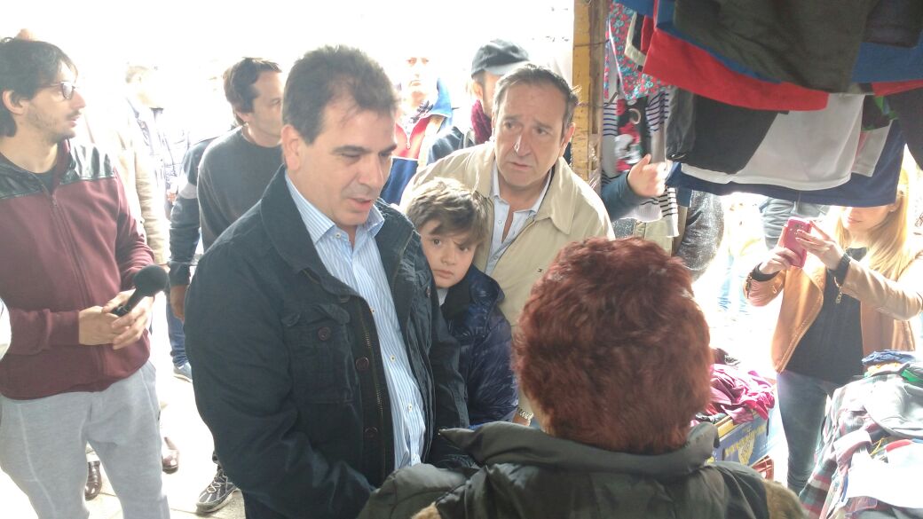 NikyCapo's tweet photo. #TimbreoNacional Charlando con los vecinos de #LaMatanza
#CambiandoJuntos
#MatanzaSueña
@miguelsaredi https://t.co/tHVaYeth0Y