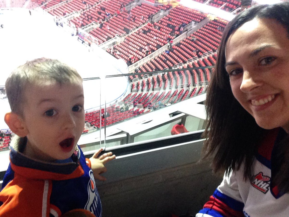 mamahalf3's tweet photo. @EdmOilKings We are so excited to be @RogersPlace cheering you on!! We missed you! #jerseygiveaway https://t.co/XTNLZ66gWC