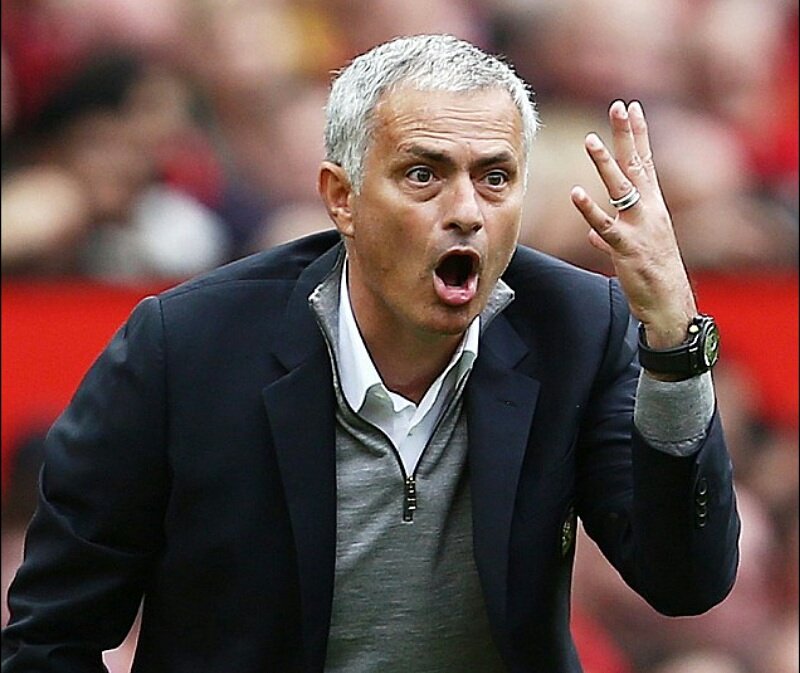 MUFCpics's tweet photo. 'Yes Jose, your side did score 4 ⚽ ⚽ ⚽ ⚽' #josemourinho #MUFC #GGMU #MUFC_Family https://t.co/qCFixJXWNI