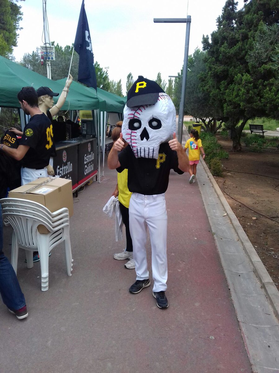 Piratas Valencia tweet media