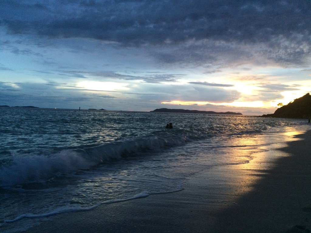 RuFreeSpirit's tweet photo. Kho Larn Island (off Pattaya) https://t.co/MCFjViaNw5 https://t.co/PxC3Gm8Ws7