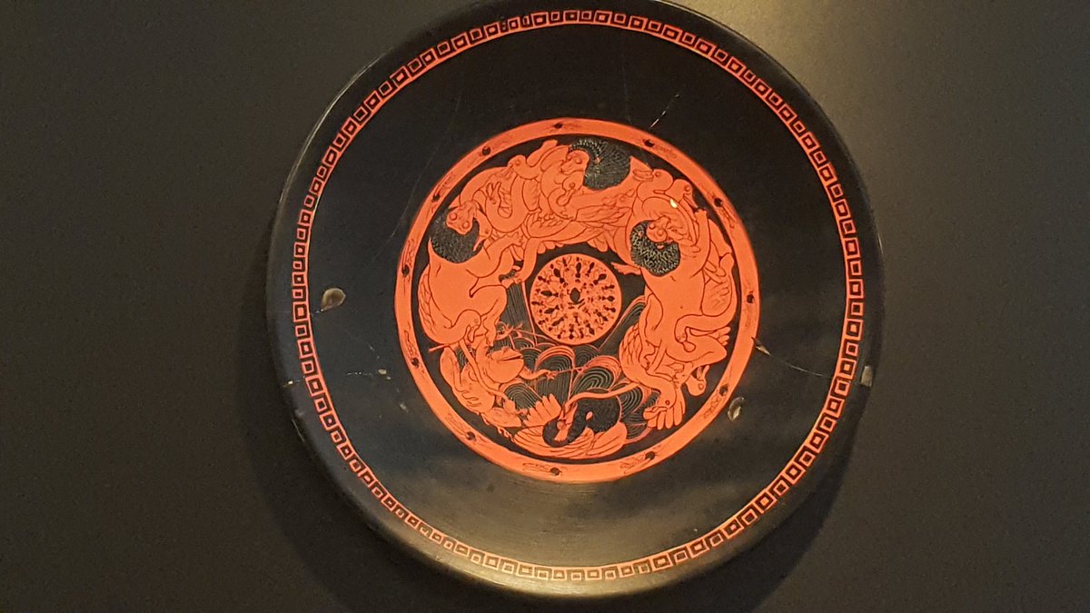 pr_archeologo's tweet photo. Alcuni scatti da ▪Hitnes, la collezione sommersa▪
Archeologia e Street Art al @museotrevignano raccontano il mito 🏺 https://t.co/N06suvwH4E