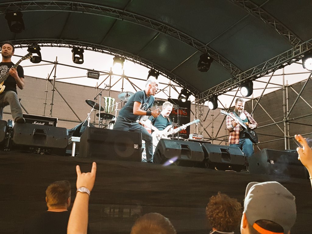 SARecStudios's tweet photo. @Slashdogs getting the crowd going at @KrankdUpFest #KU2016 https://t.co/6BZaaL7ApA