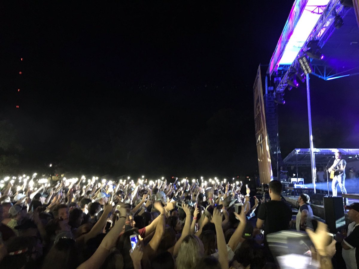 cntrynghtlghts's tweet photo. That's a wrap, y'all. #CNL2016 https://t.co/LOwNz4p9mW