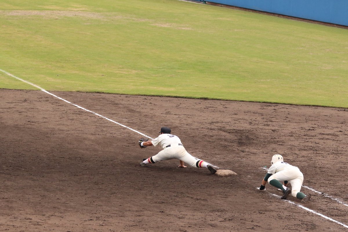 ystella777's tweet photo. 秋季大会 東予地区
西条ひうち球場 第２試合
新居浜西－今治北大三島

新居浜西も粘って、１死１、２塁までランナーを溜めたけど、
最後は６－４－３併殺でした。

試合終了 https://t.co/fmcbYy3Pgq