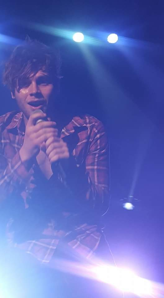 justkariD's tweet photo. @Luke5SOS You are my sunshine. ❤ #ThanksForEverythingGuys #5SOSInMexicoParty @5SOS https://t.co/wpGS6Q2lXN