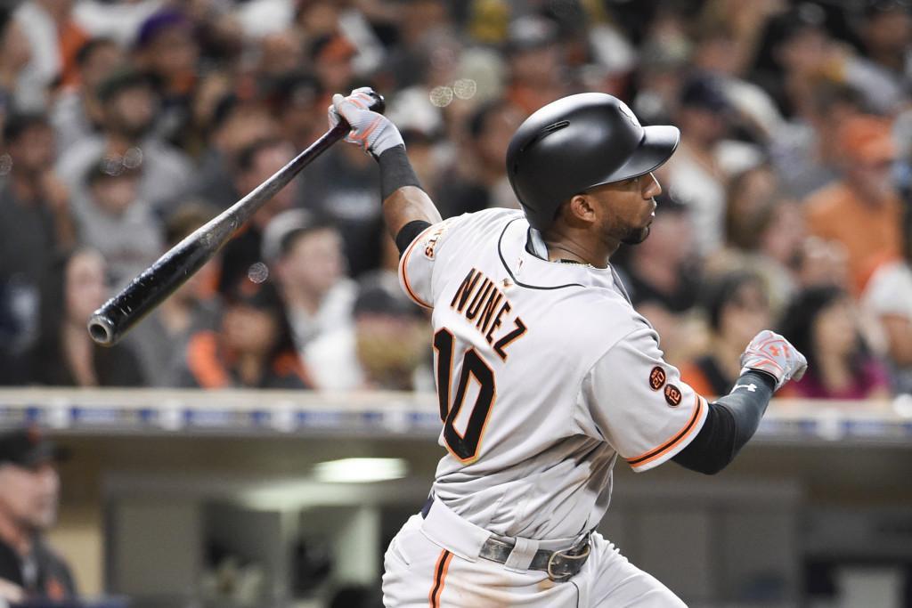 Núñez makes insane catch, Giants blow six-run lead before beating Padres in 10th