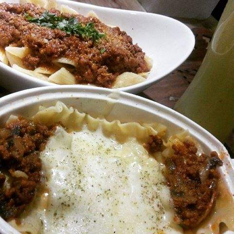 ShivaGarland's tweet photo. Lunch!! I'm at #vvip_classy 's room on @DP_BISTRO with @END_Faris https://t.co/gUWXzncZmJ