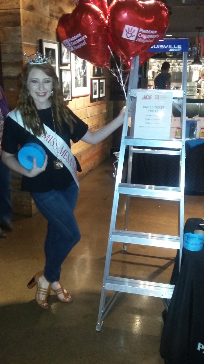 MissMesaOT's tweet photo. I had such an incredible time at @tempeimprov raising money for @PhxChildrens with @MissAmericaAZ!!! https://t.co/Lw9MAigJxS