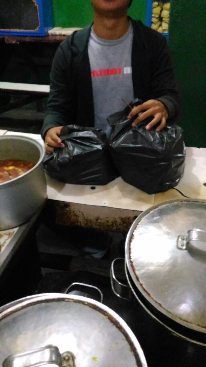 berbaginasiBKZ's tweet photo. Berbaginasi bekasi semalam dengan 8 amunisi + air teh hangat dan 1 #patriotNasi || @infoJATIASIH @CeritaBekasi @berbaginasiID @M2eRadio https://t.co/NT9INkc5C3
