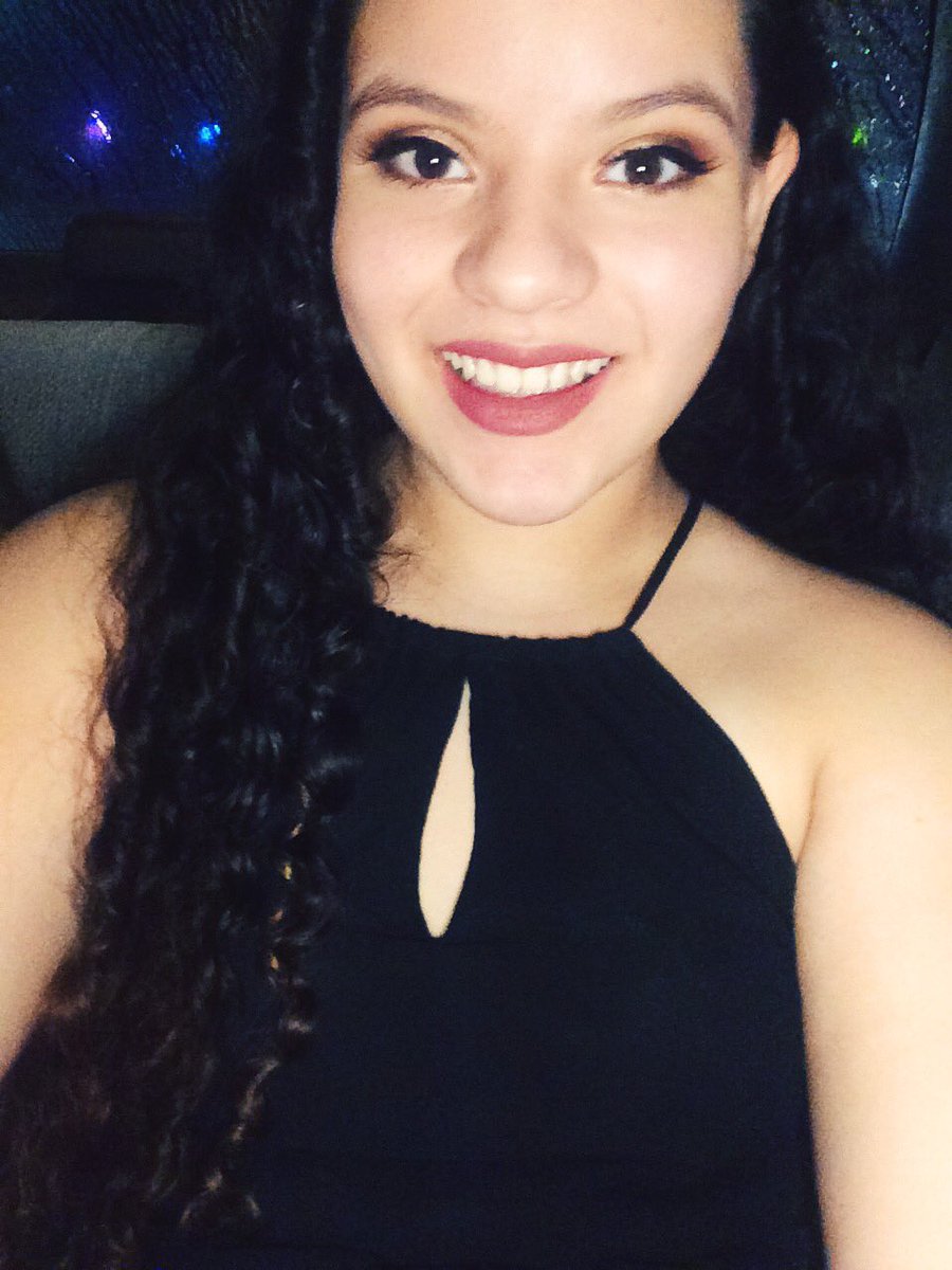 welcome_grace's tweet photo. Homecoming was electrifyingβ‘οΈπΆ #hoco2015 https://t.co/xxBbTohYrC