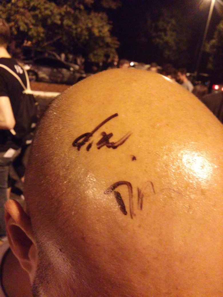 huskyphysics's tweet image. Thanks again @DrewShirley and @TimForeman for signing my head after the @switchfoot concert. Awesome show as always.