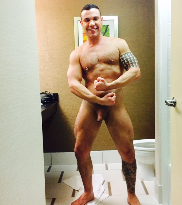 Last night in Vegas , trouble is in the air https://t.co/CnDo8b4020<a href="/tag/fluffed"class="tags"><span>#fluffed</span></a>