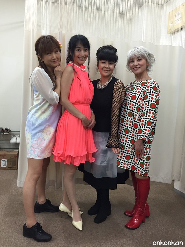 伊倉一恵公式サイト 一音入魂音楽館 Auf Twitter 横山智佐のサクラ大戦歳の誕生日会 23日公演の集合写真です 昼夜このメンバーで出演しました あいにくの空模様でしたが いらして下さったお客様に感謝 二十歳の誕生日会 横山智佐 西原久美子 折笠愛